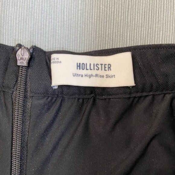 Hollister Classic Black Women's Skort - Picture 3 of 4